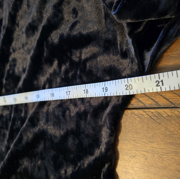 Betsey Johnson Black Velvet Women's Top - Picture 10 of 11